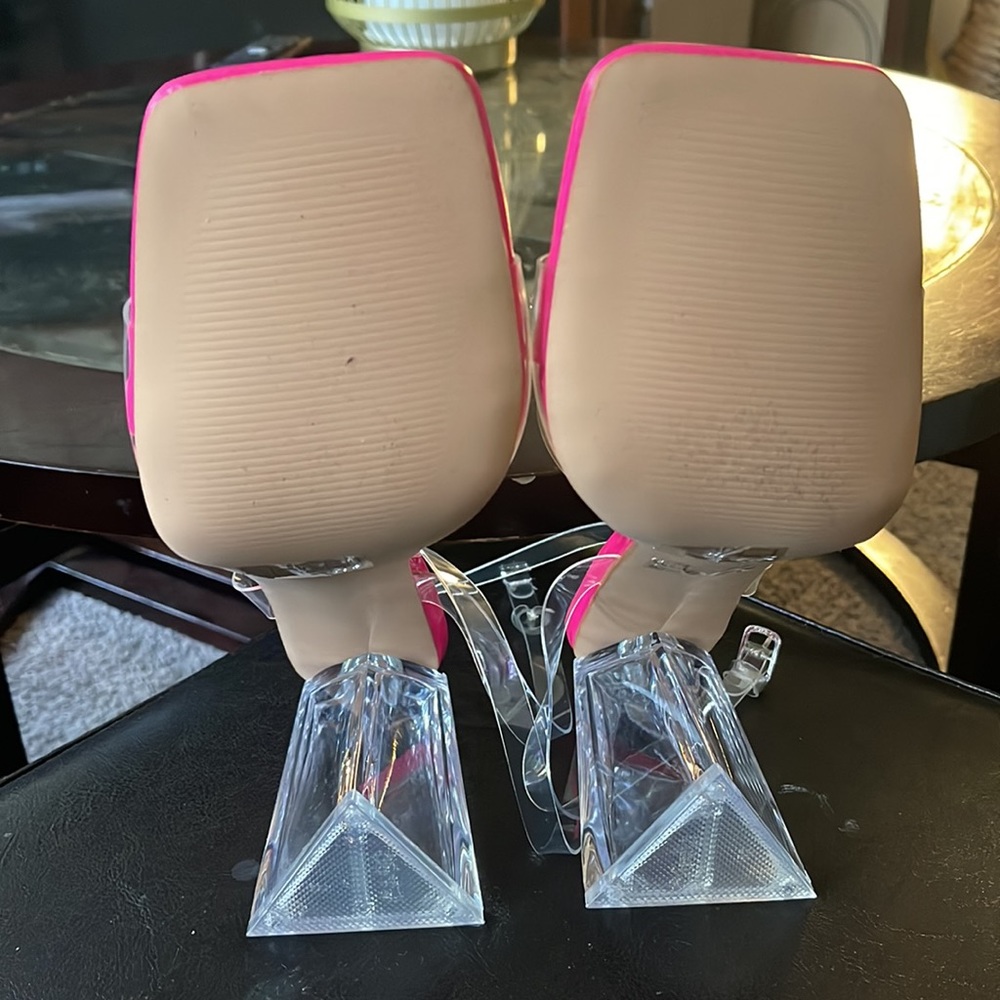 Size 11 - Picture 2 of 2